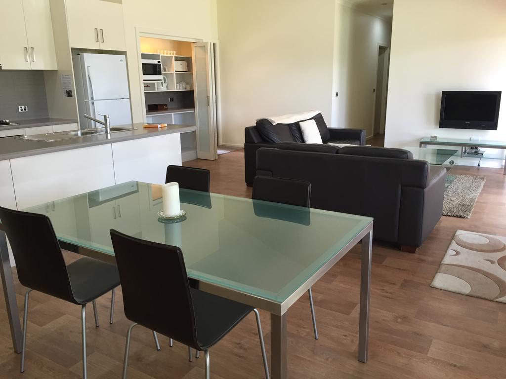 Riverspa Apartments Моама Екстериор снимка