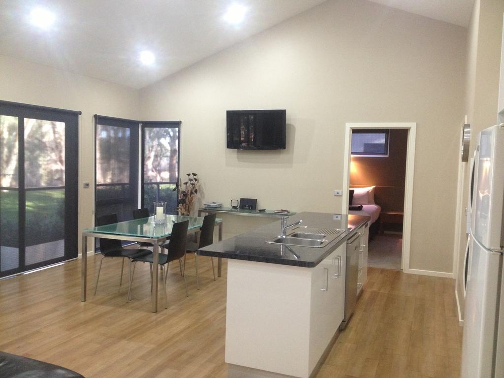 Riverspa Apartments Моама Екстериор снимка